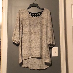 Black and White Print Tunic with cute back!